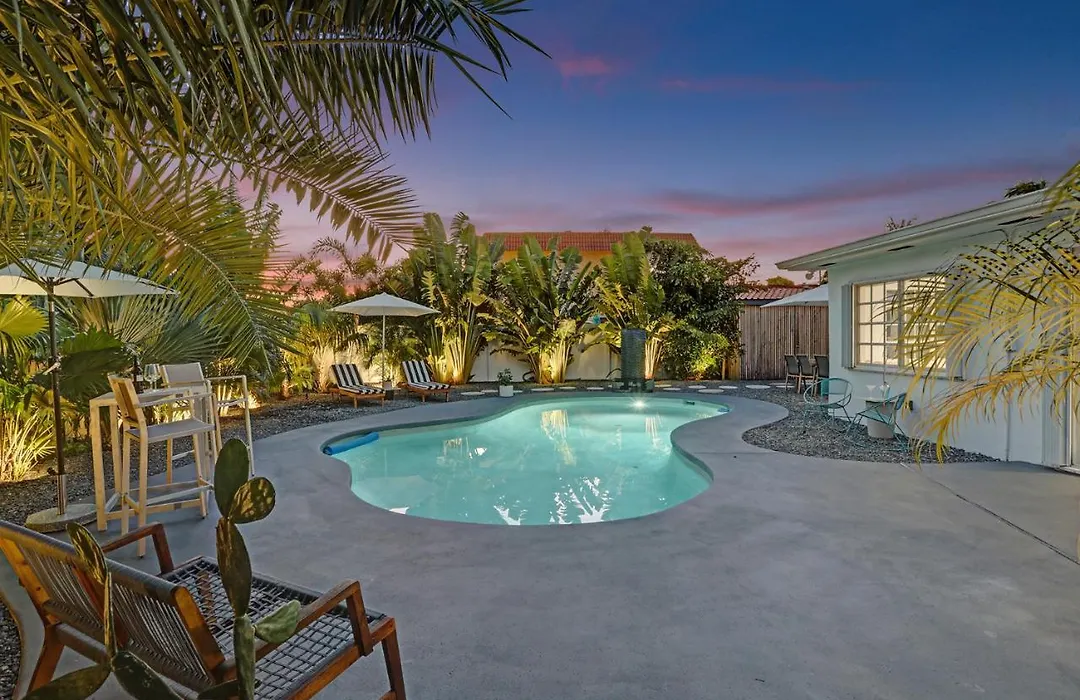 Stylish Luxury Tropical Junior Suite-1