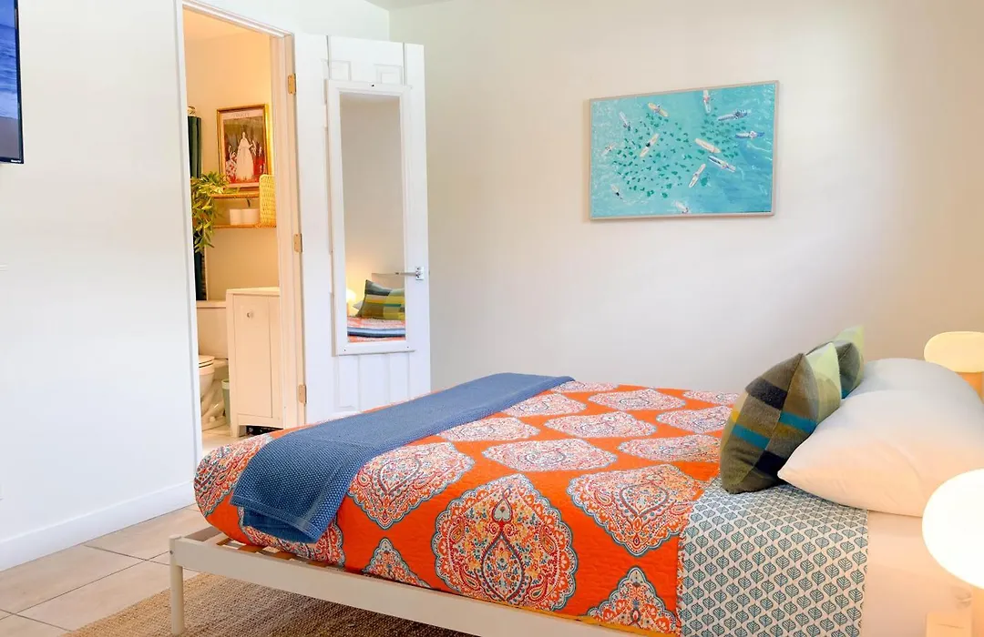 Cozy Garden Bungalow - Pets/Parking/Beach-1